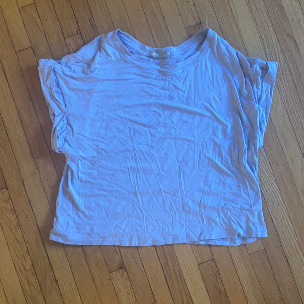 Cropped lavender T-shirt
